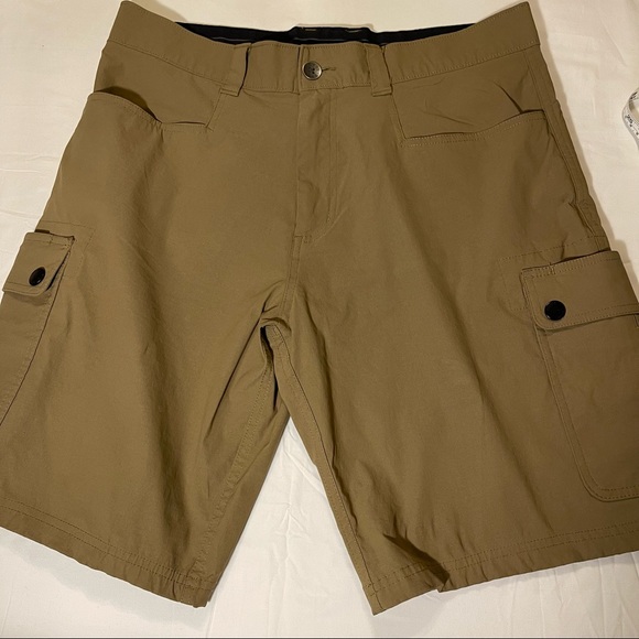 Orvis Voyager Tech Cargo Shorts 
